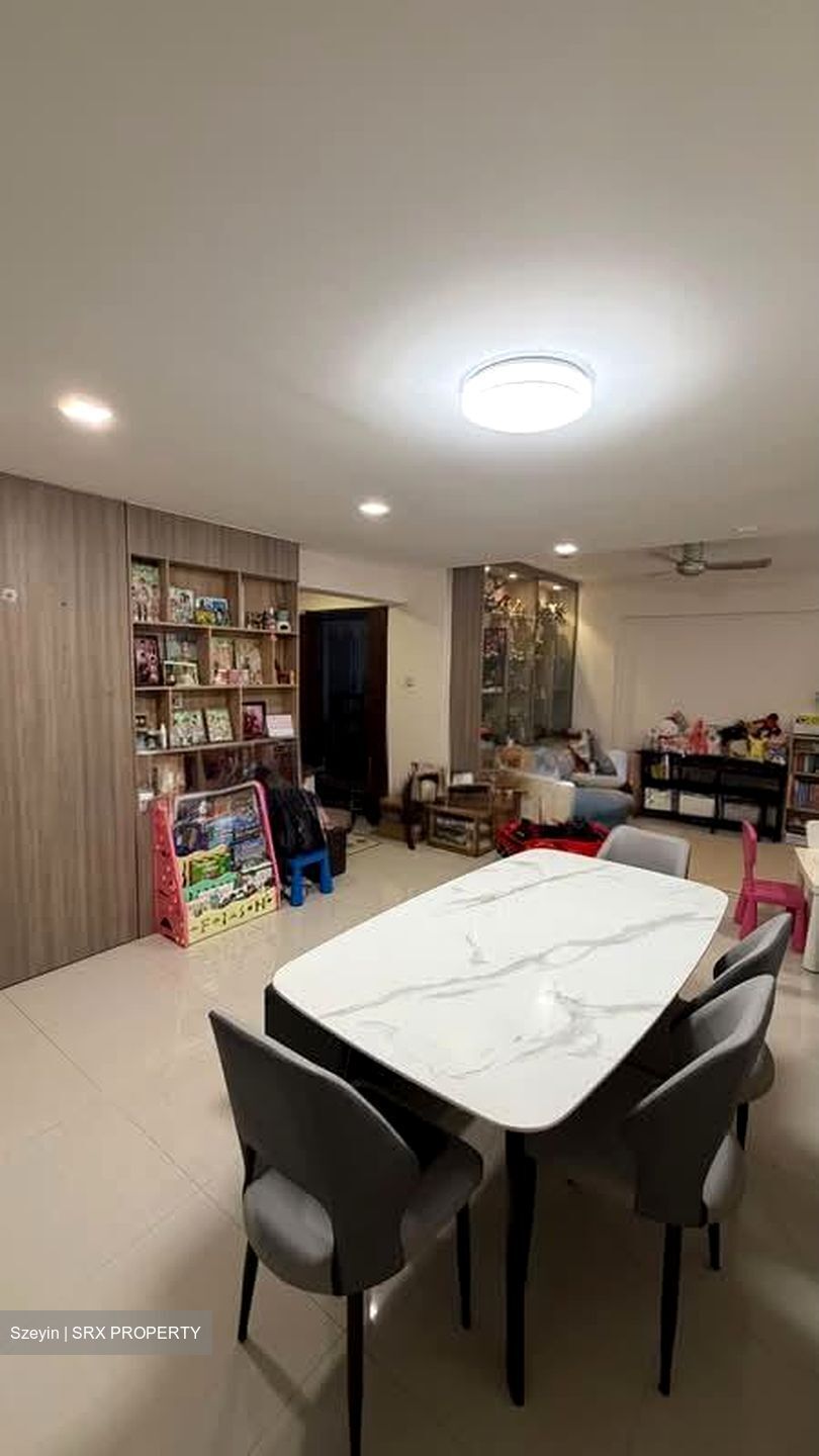 Blk 588B Montreal Spring (Sembawang), HDB Executive #574568771